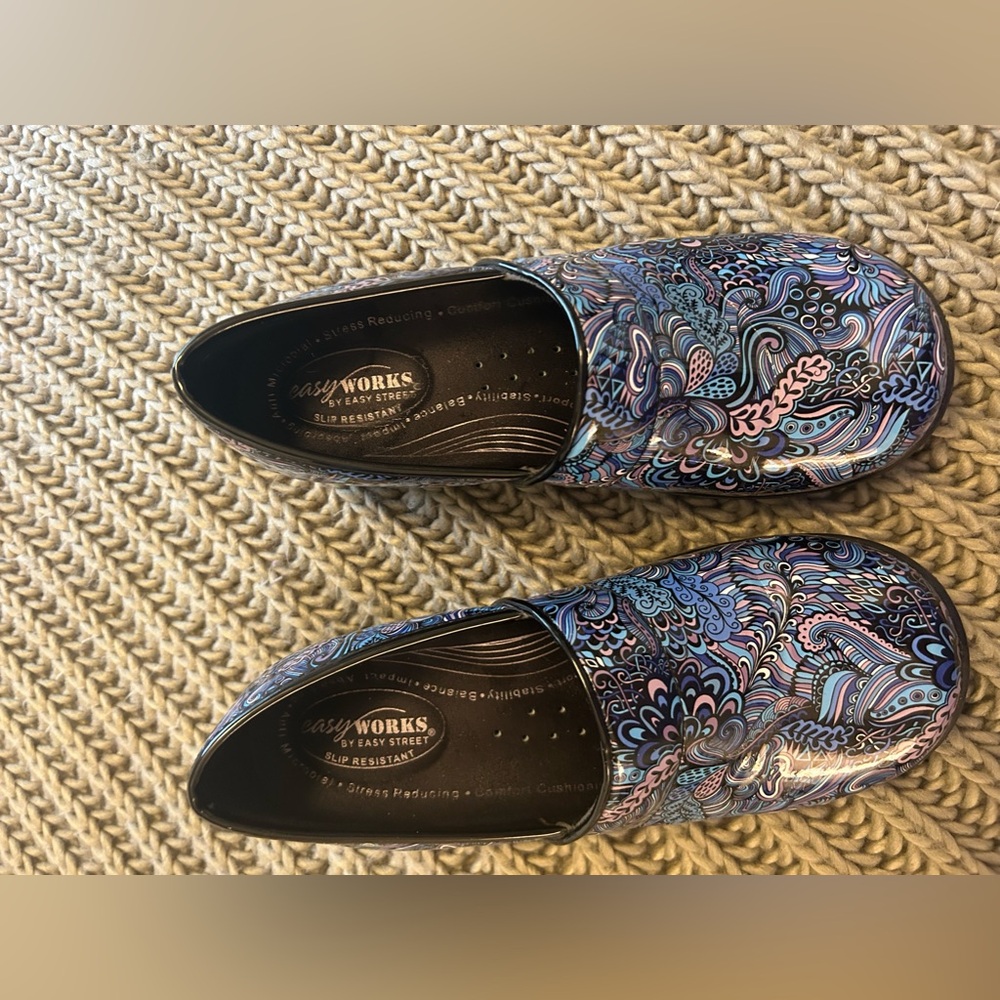 Easy works-easy street slip resistant shoes